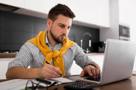 MEF aumentara fiscalizacion a profesionales independientes