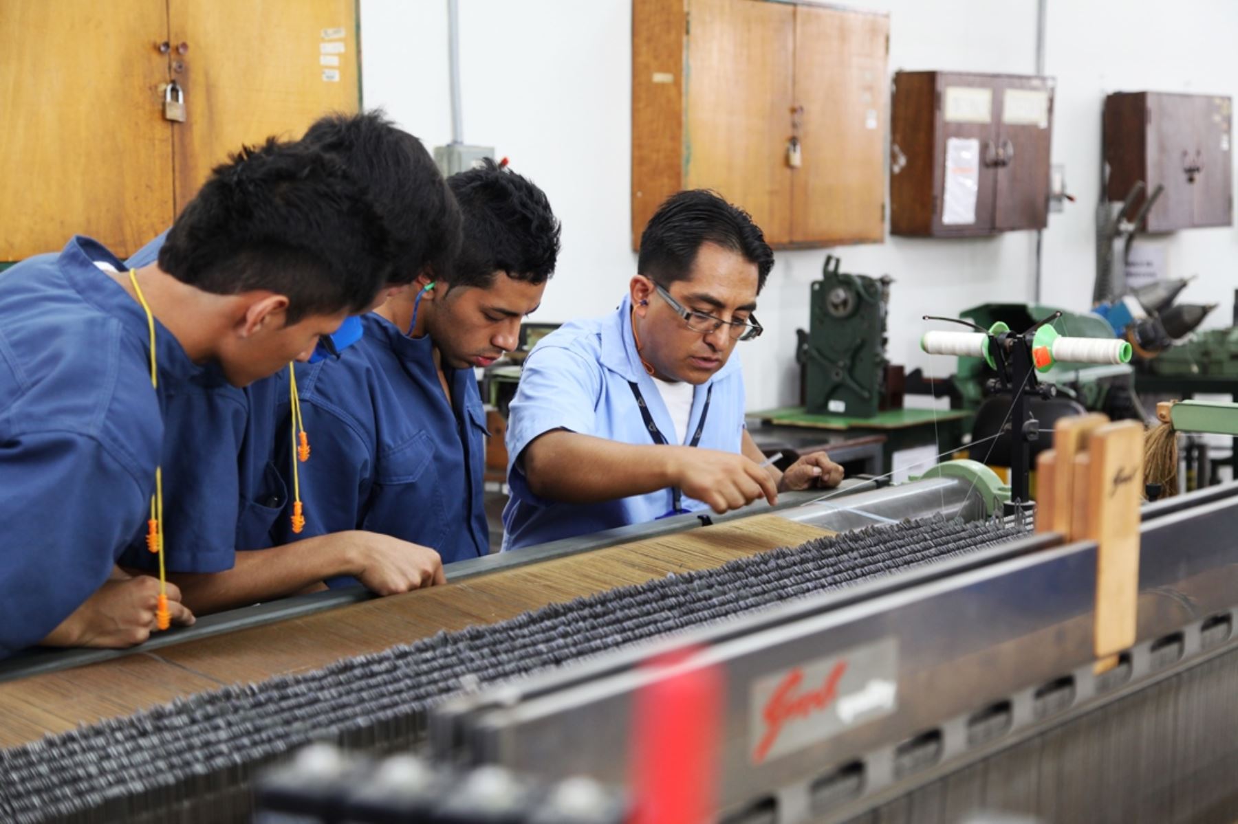 Beca TEC 2025: 300 becas sin exigencia de alto nivel