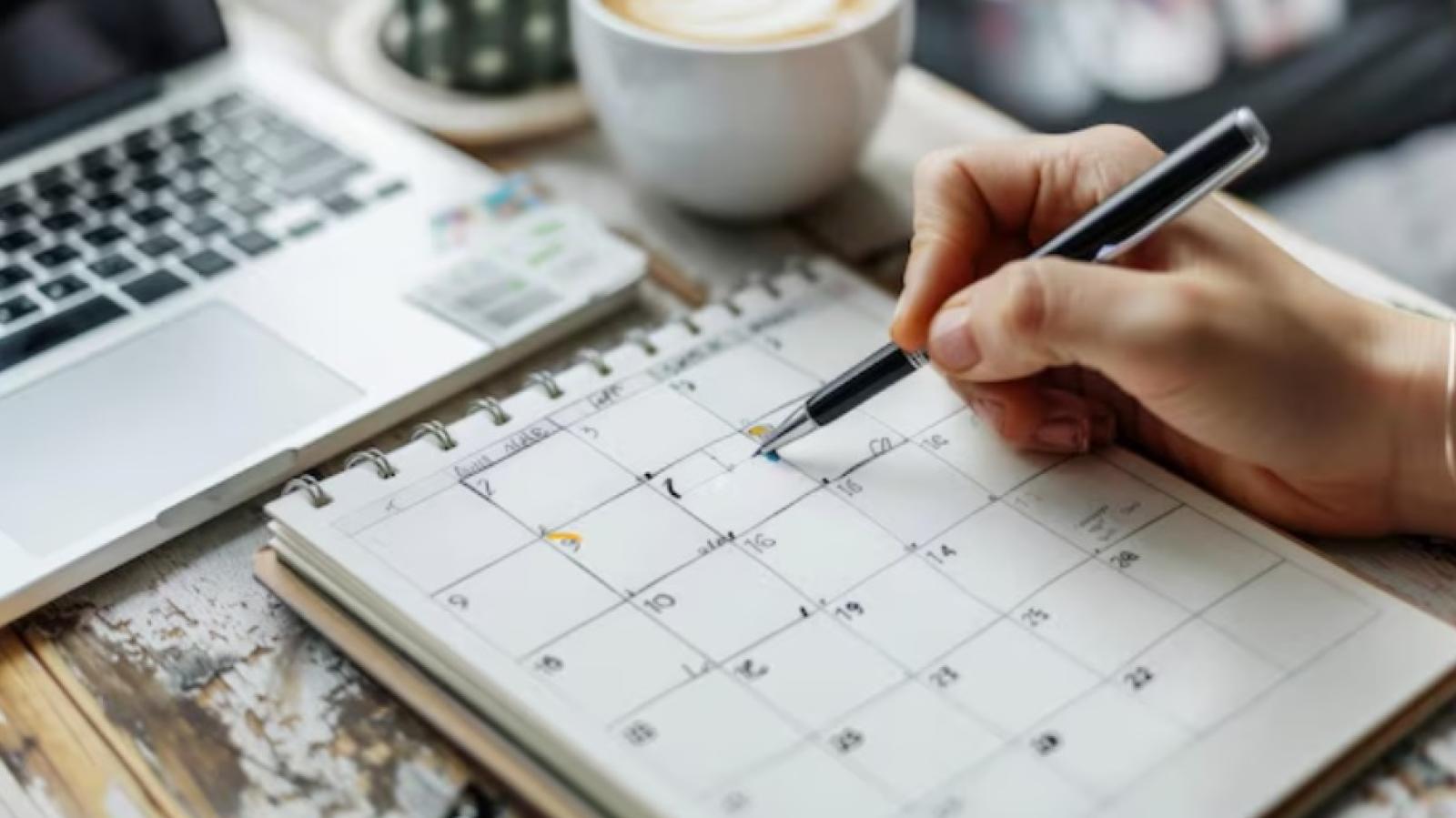 Agosto trae feriados con pago triple para quienes trabajan